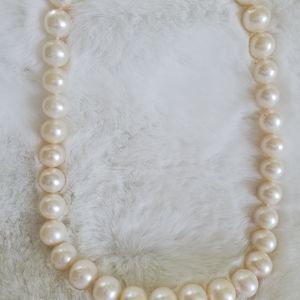 REAL pearl necklace ~ 16 in.